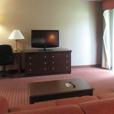 Quality Inn & Suites Owego Eksteriør billede