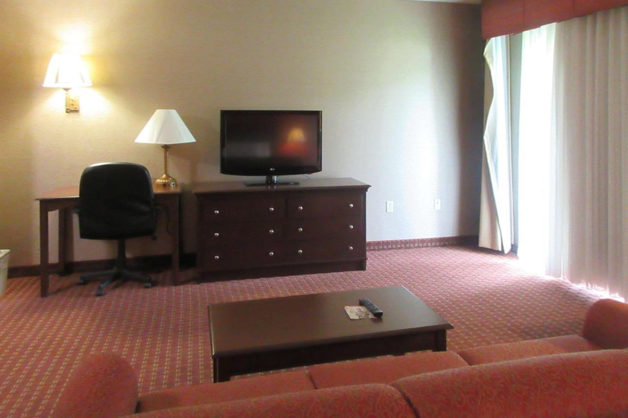 Quality Inn & Suites Owego Eksteriør billede