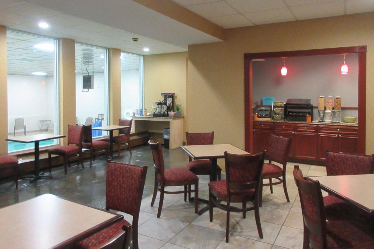 Quality Inn & Suites Owego Eksteriør billede