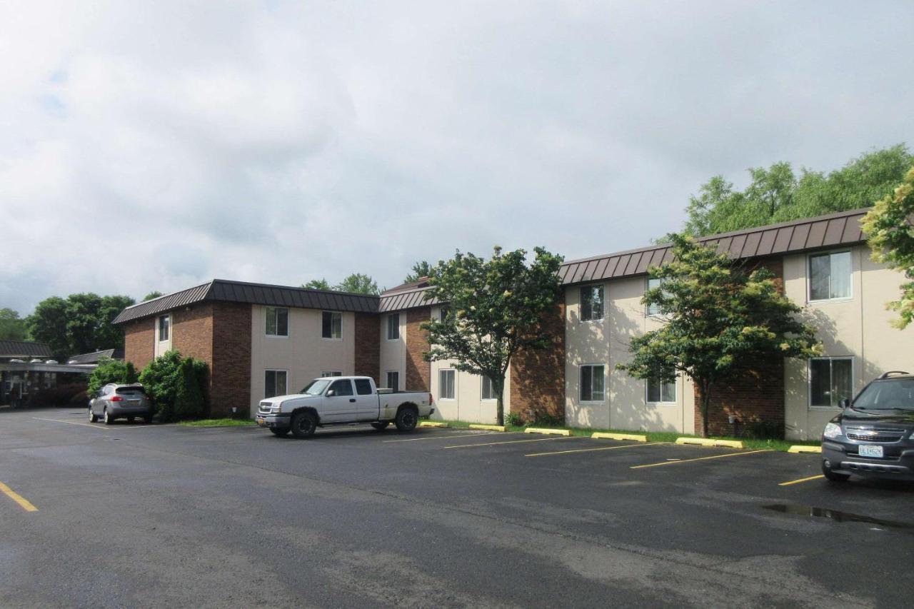 Quality Inn & Suites Owego Eksteriør billede